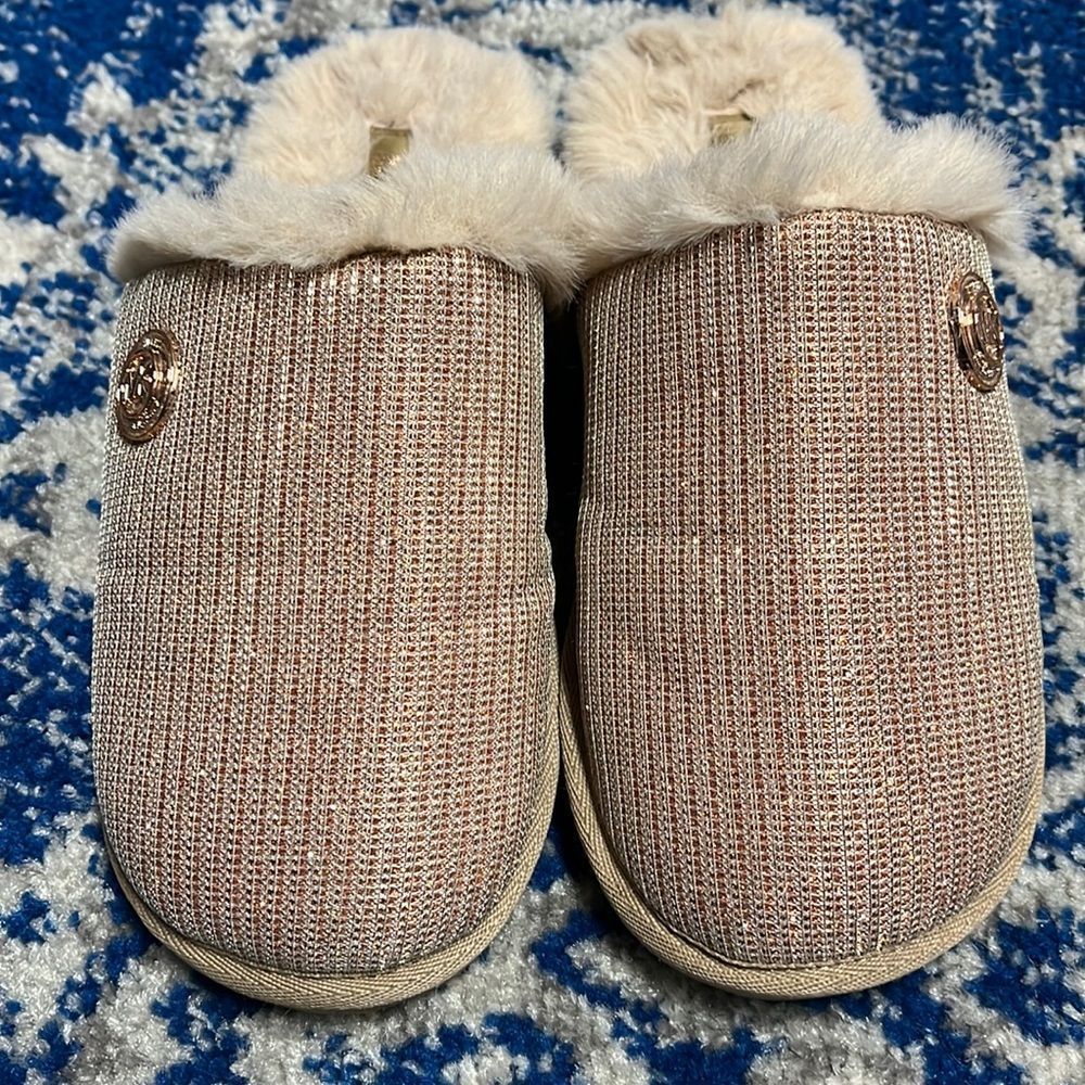 Michael Kors slipper size 7